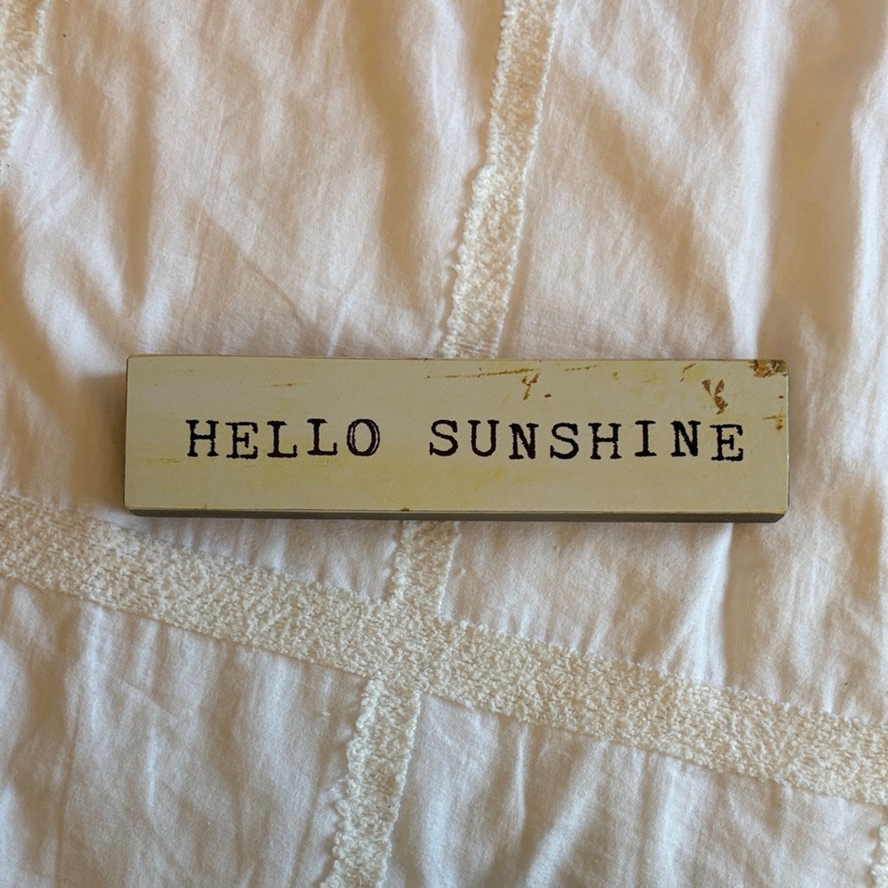 Rustic Cream Wall Sign - 'Hello Sunshine'